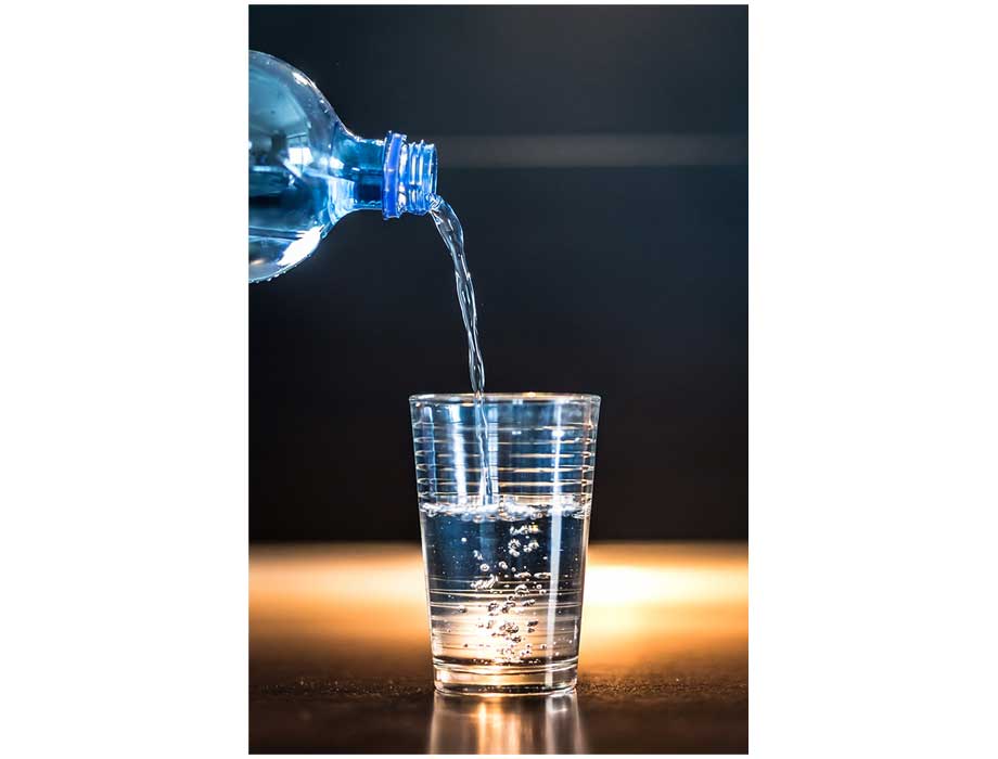 Cristal, la marca que domina el mercado del agua embotellada