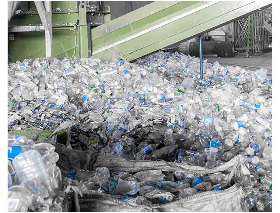 Más de 100 toneladas de tapones de plástico para la investigación médica