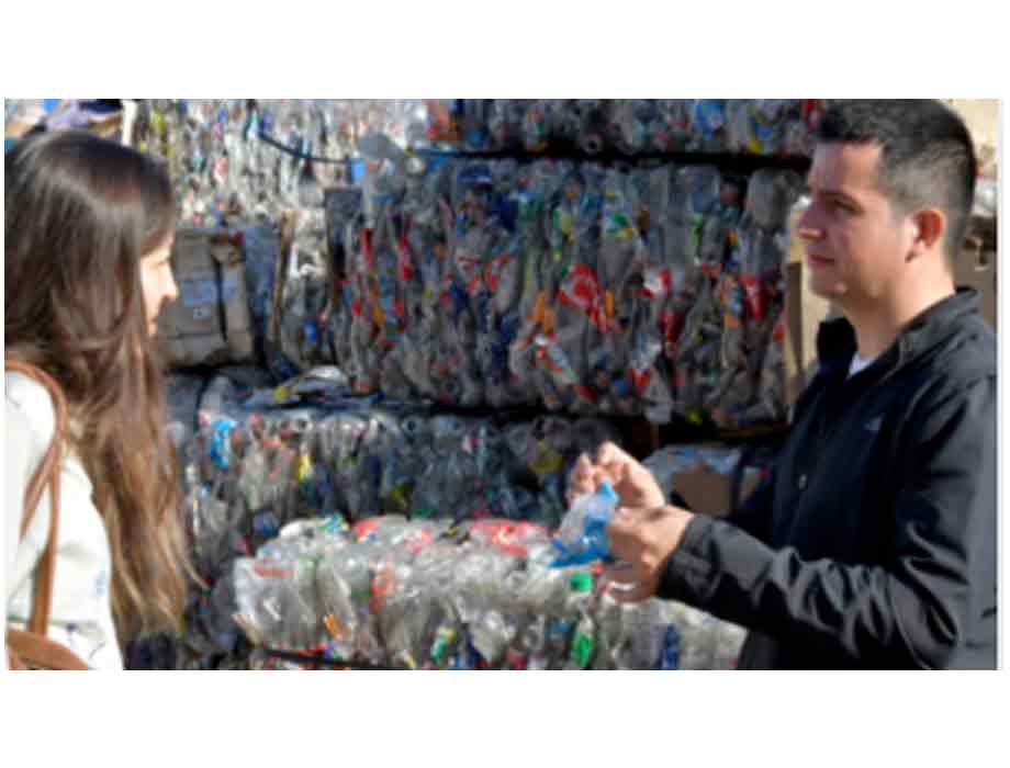 Botellas de plástico recicladas, la estrategia del momento - THE FOOD TECH  - Medio de noticias líder en la Industria de Alimentos y Bebidas